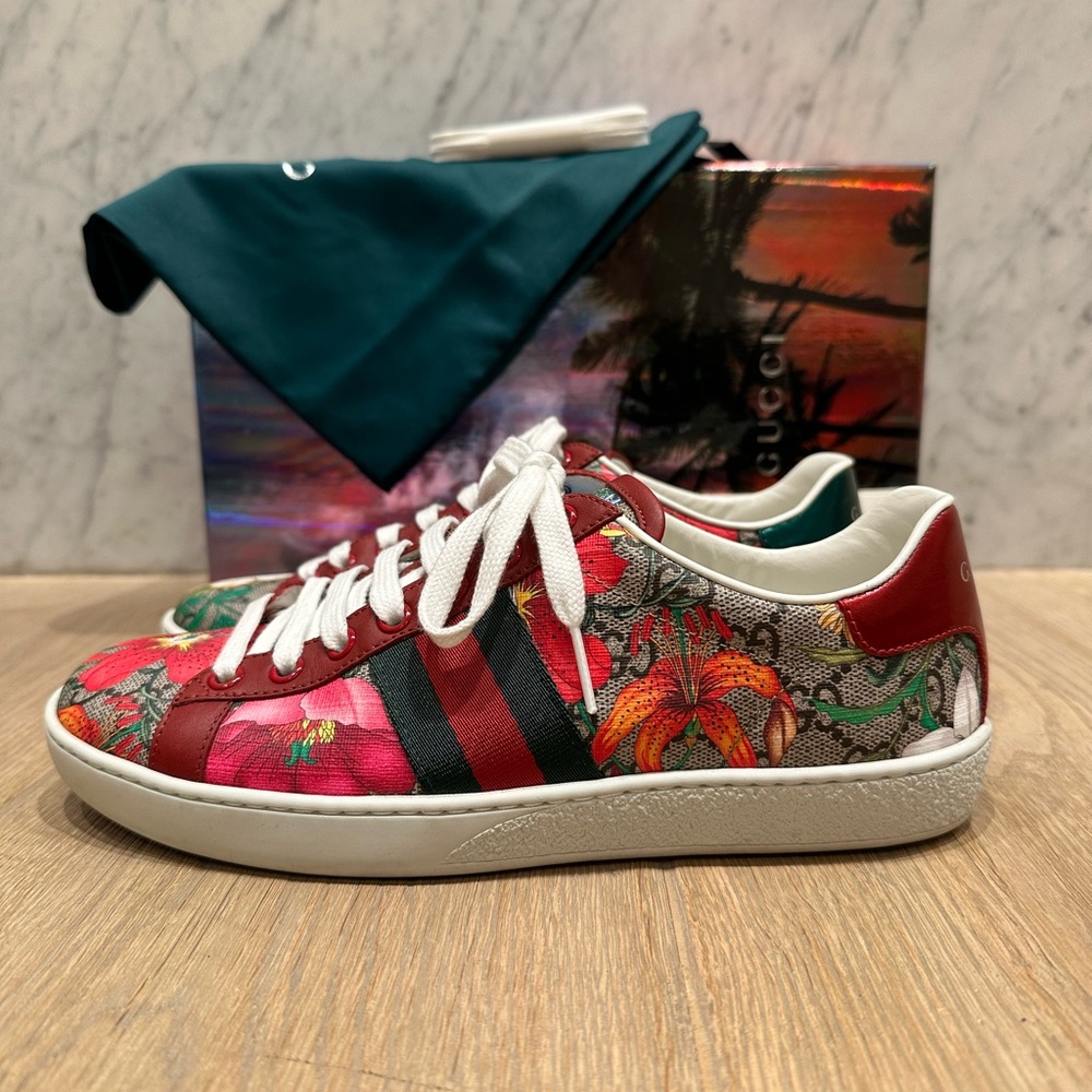 Gucci Supreme Flora Sneakers - Picture 7 of 13